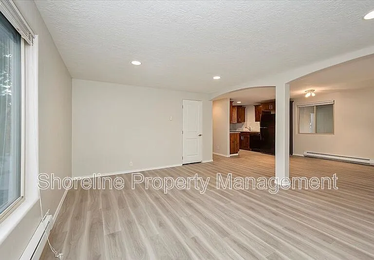 2085 W Brittany Ln #101 — Photo 16