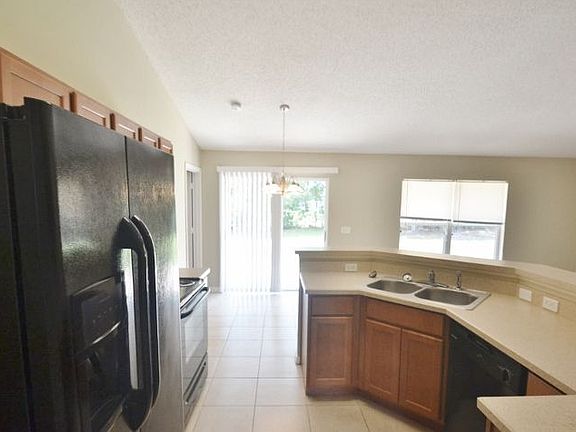 3rd image of 2762 Beckwith St