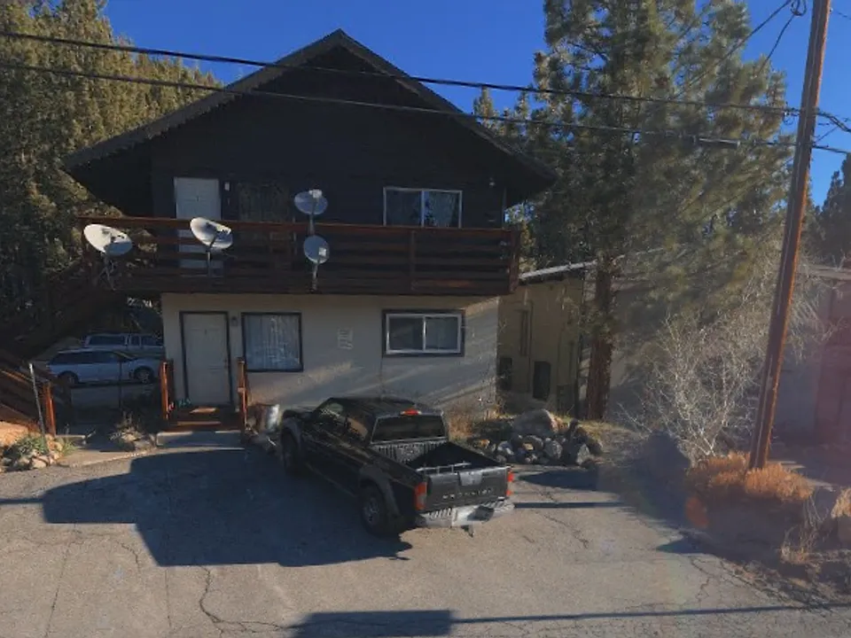 40 Mountain Blvd