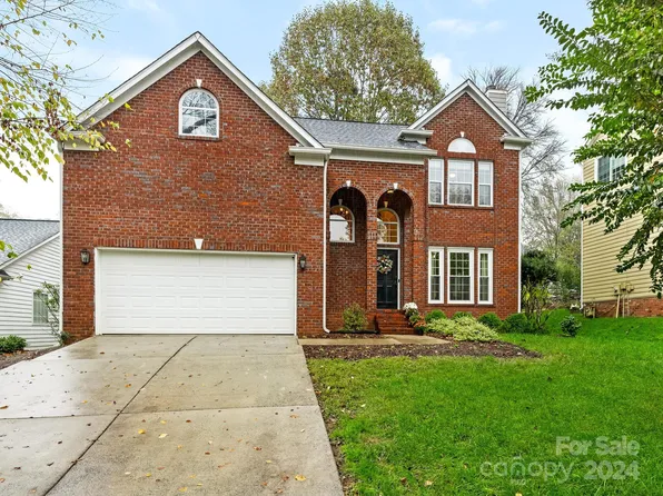 6147 Garamond Ct, Charlotte, NC 28270