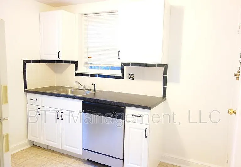 8409 Greenwood Ave #1 — Photo 29
