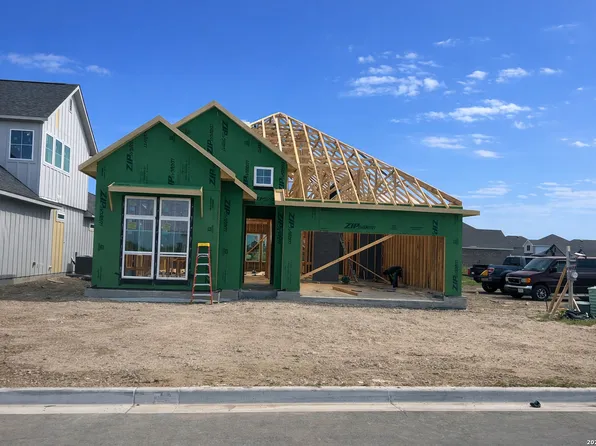 125 Travis Drive, Castroville, TX 78009