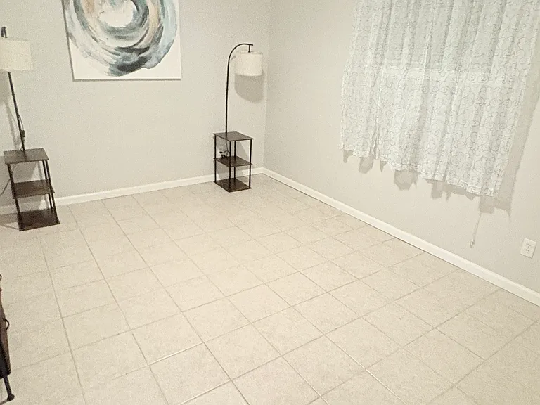 507 W Westview St #4 — Photo 5