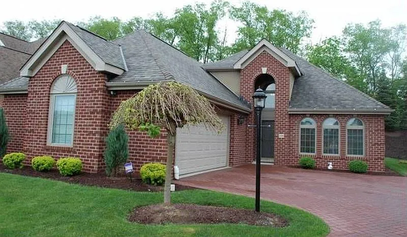 109 Victoria Ln photo 1