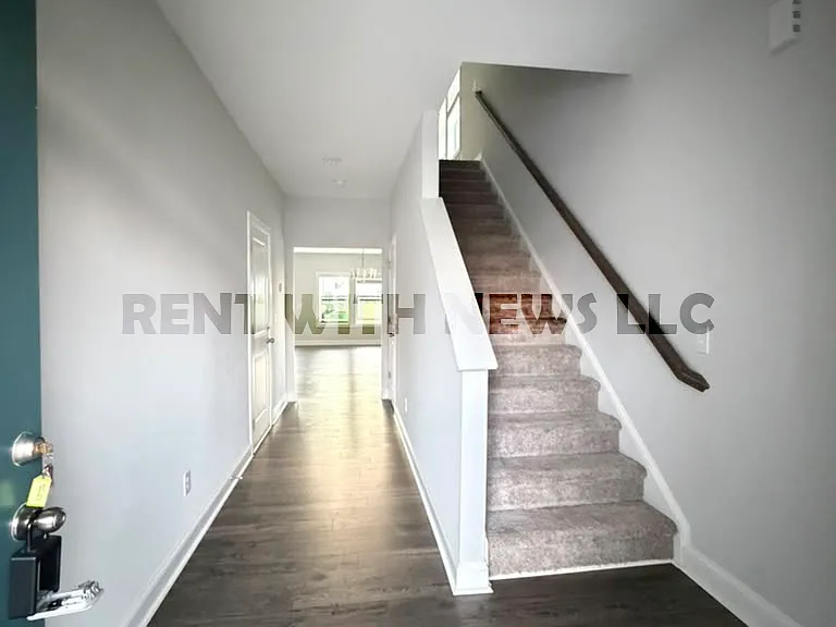 529 Eversden Dr — Photo 10