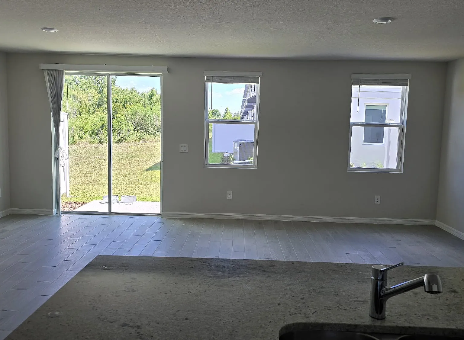 3 bed, 2.5 bath, 1566 sqft, $2,300 — Photo 4
