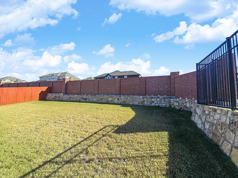 8665 Becker Ave — Photo 20