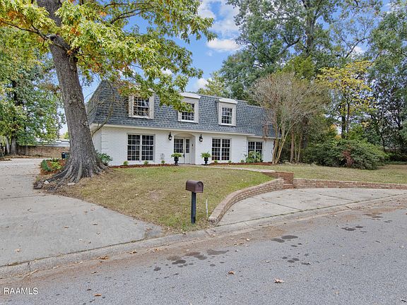 2nd image of 212 Louie Dr