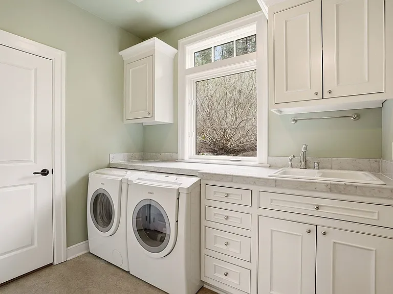 7310 E Hatch Rd — Photo 27