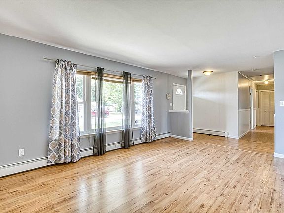 4th image of 7 Winwood Ln