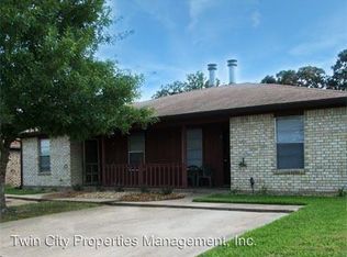 2422 Pecan Ridge Dr, Bryan, TX 77802