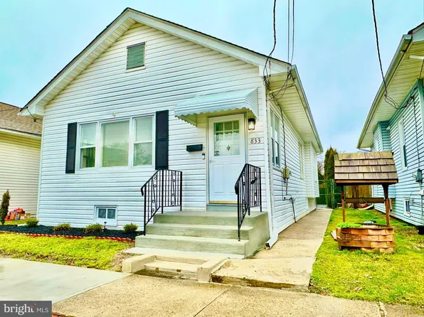 833 William St, Hamilton, NJ 08610