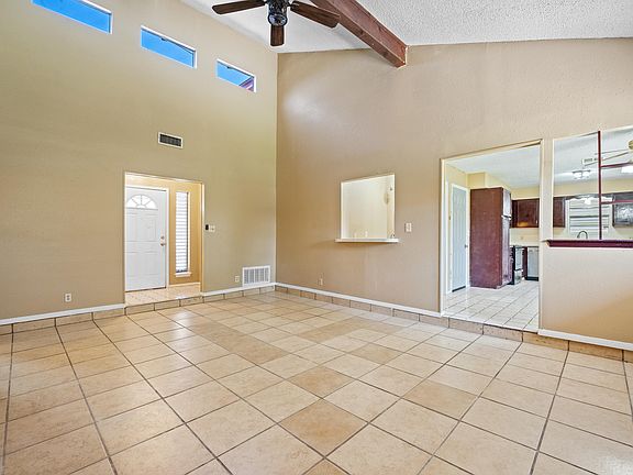 4th image of 5718 Crest Pebble Dr