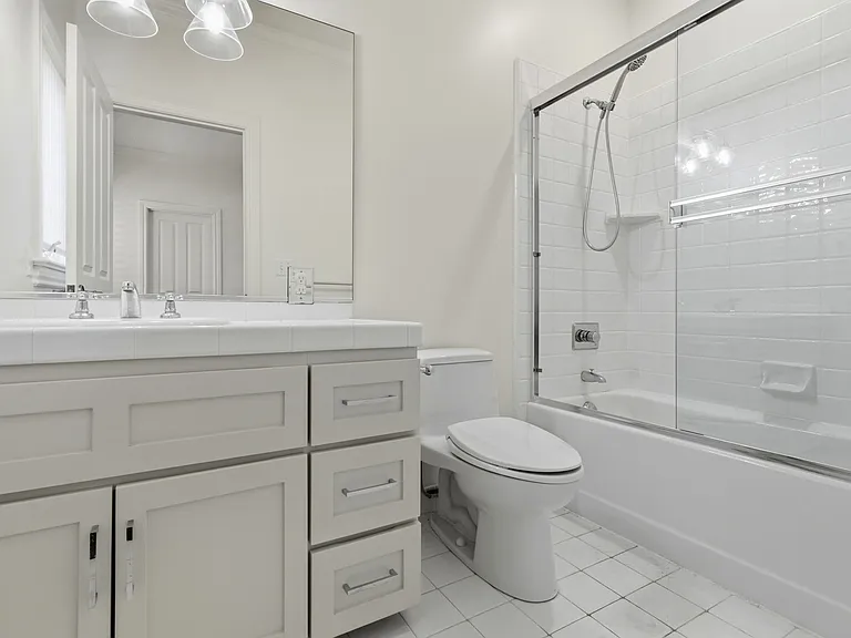 1506 Vancouver Ave — Photo 24