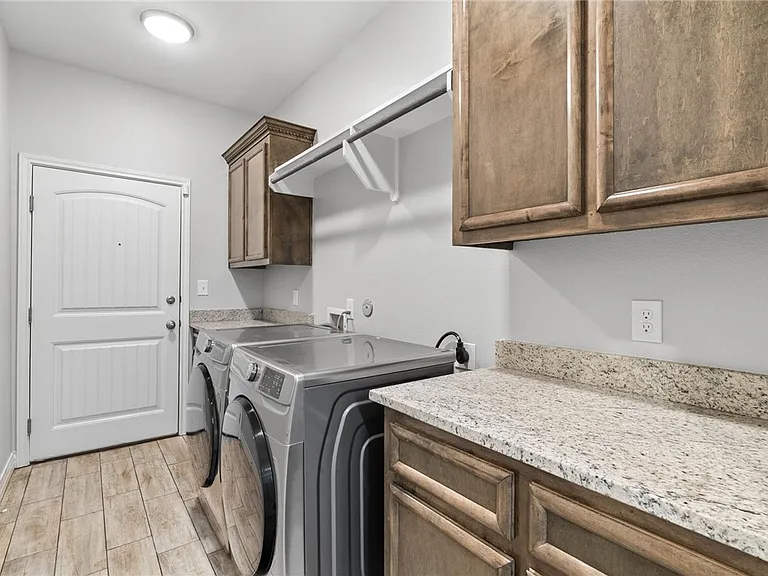 7813 Iron Man Dr — Photo 25