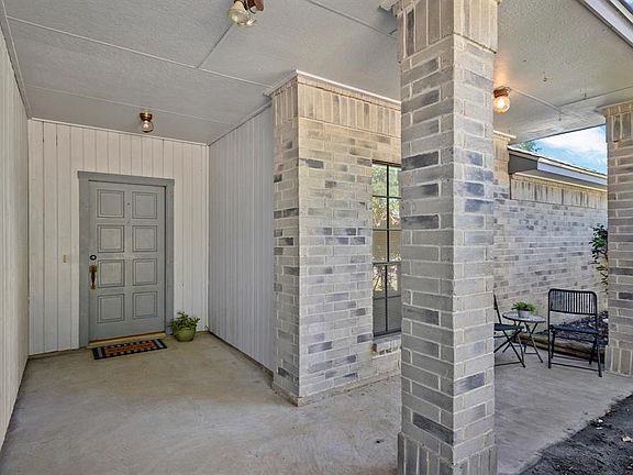 4th image of 2327 Old Dixie Dr
