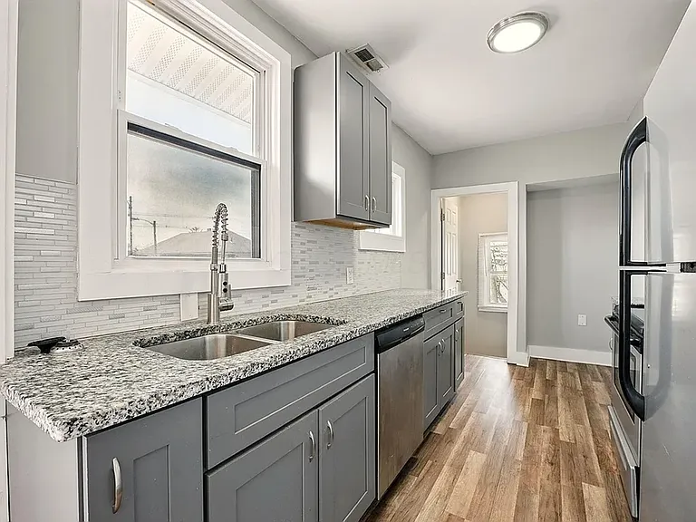 833 Lilley Ave — Photo 6