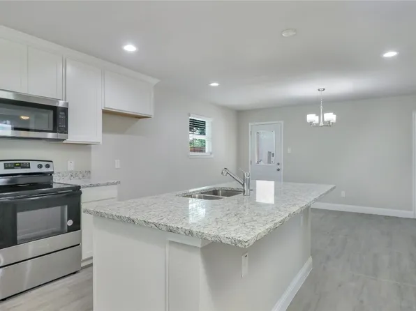 816 E Maddox Ave, Fort Worth, TX 76104