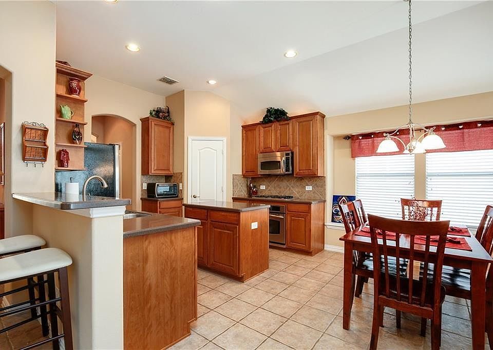 2nd image of 9317 Fenway Dr