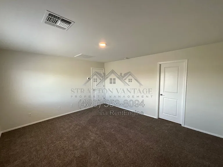 258 S Oak St — Photo 15