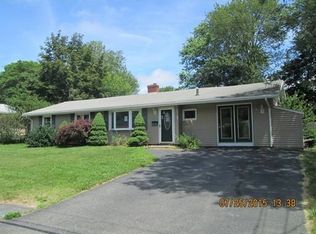 31 Poole Cir, Holbrook, MA 02343