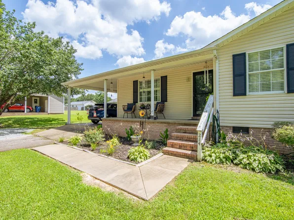 214 Edgewood Dr, Adamsville, TN 38310