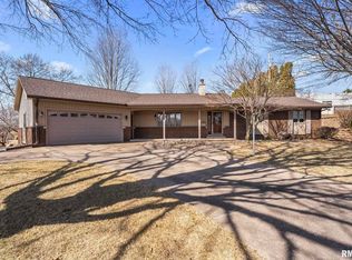 1303 SW 3rd Ave, Aledo, IL 61231