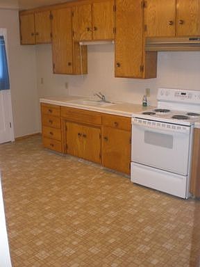 3rd image of 38075 Cherry Ln