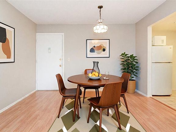 3rd image of 944 Lake Destiny Rd Unit F