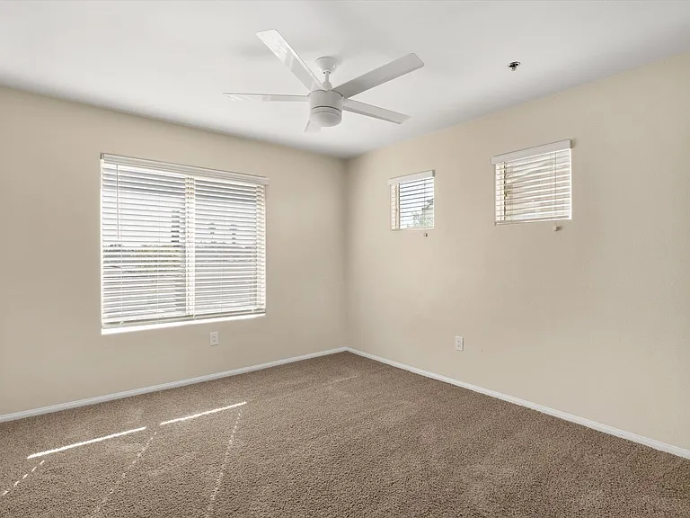 Santa Fe Apartments II — Photo 36
