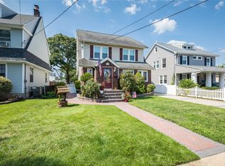 358 Scranton Ave, Lynbrook, NY 11563