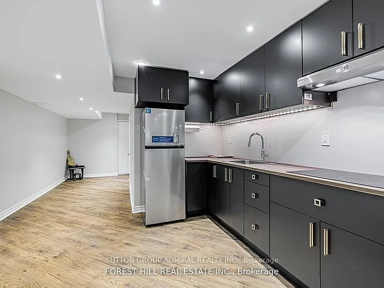 18 William Bowes Blvd #BASEMENT — Photo 3