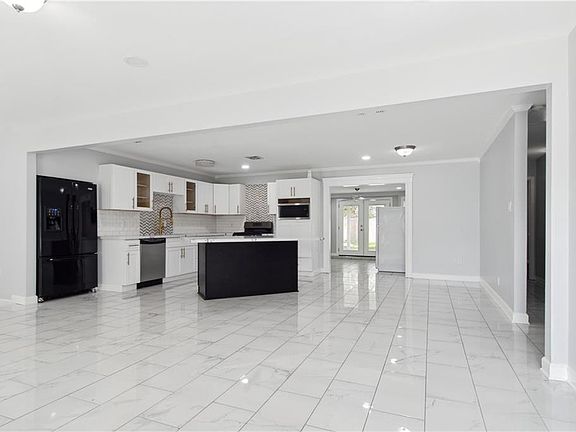 3rd image of 608 Morningside Dr