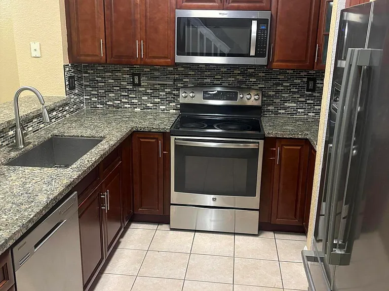 6606 Catalina Ln — Photo 9