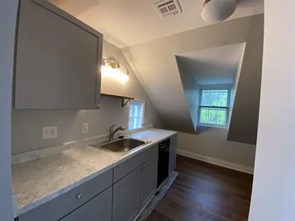 220 Calhoun St #H — Photo 2