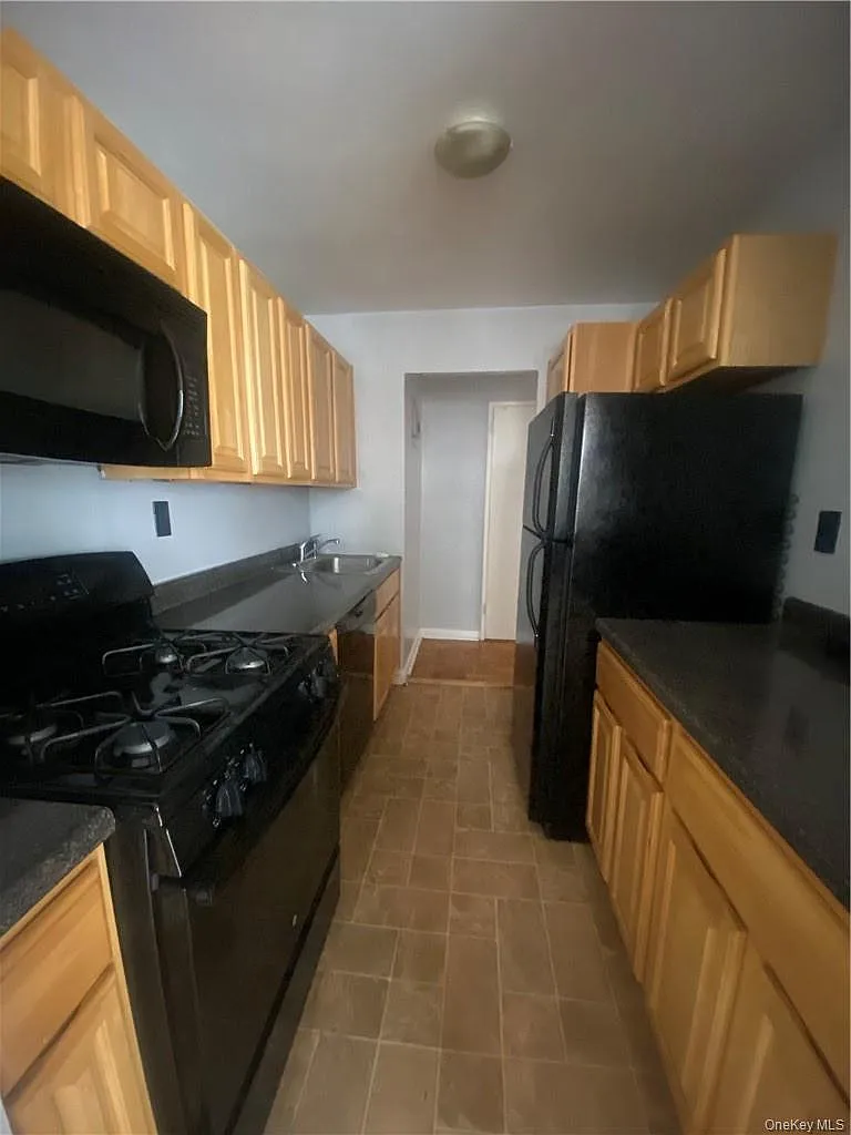 1 bed, 1.0 bath, 800 sqft, $2,000 — Photo 4