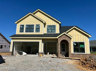 185 Sesame St, Lenoir City, TN 37772