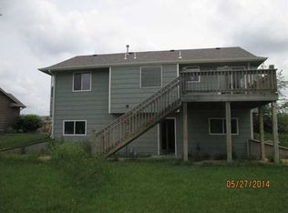 1041 N Meadow Rd, Valley Center, KS 67147
