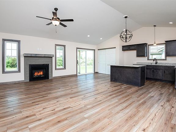 3rd image of 3641 Justine Dr