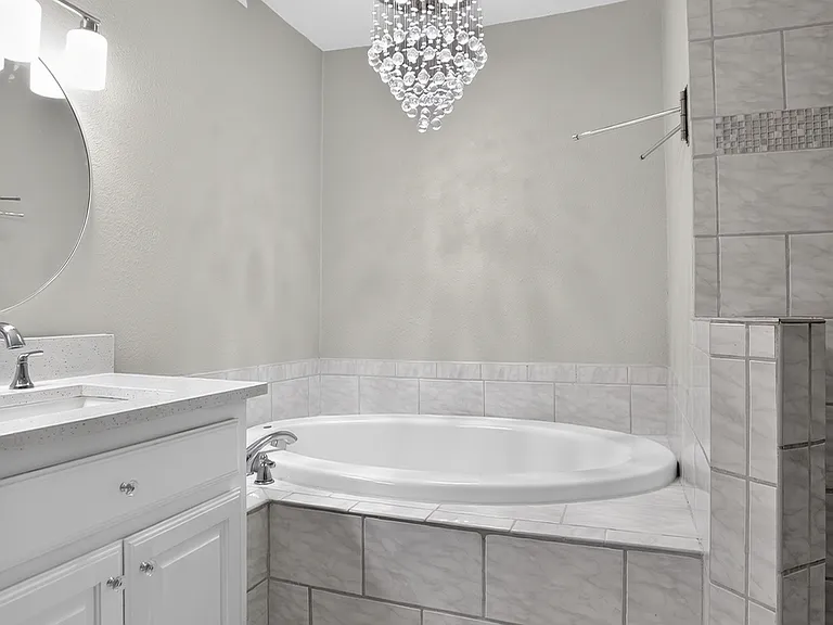 2606 Encina — Photo 25
