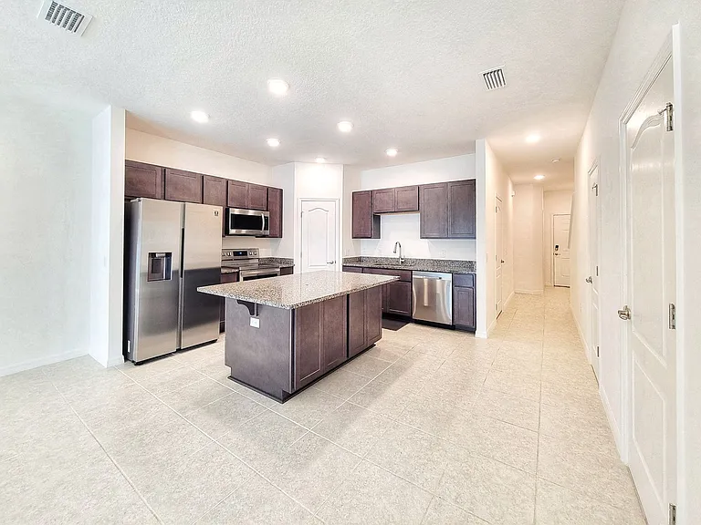 12523 NW 7th Pl — Photo 4