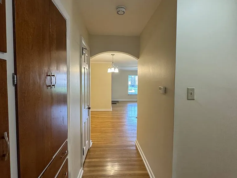 802 Kenwick Rd — Photo 17