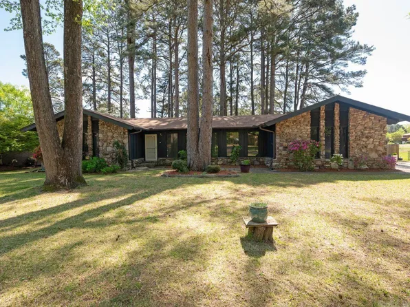 2712 Gray Fox Ln, Jacksonville, AR 72076