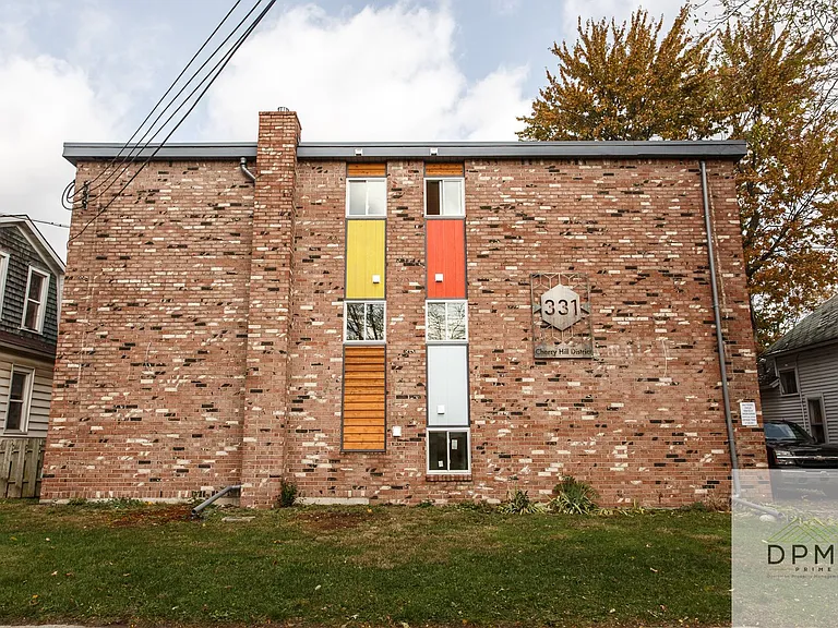 331 E Hillsdale — Photo 11