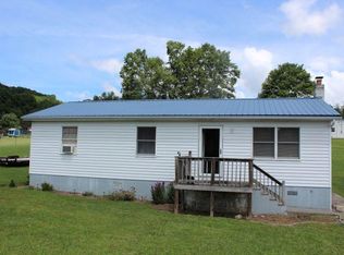 24 Black Oak Dr, Cowen, WV 26206