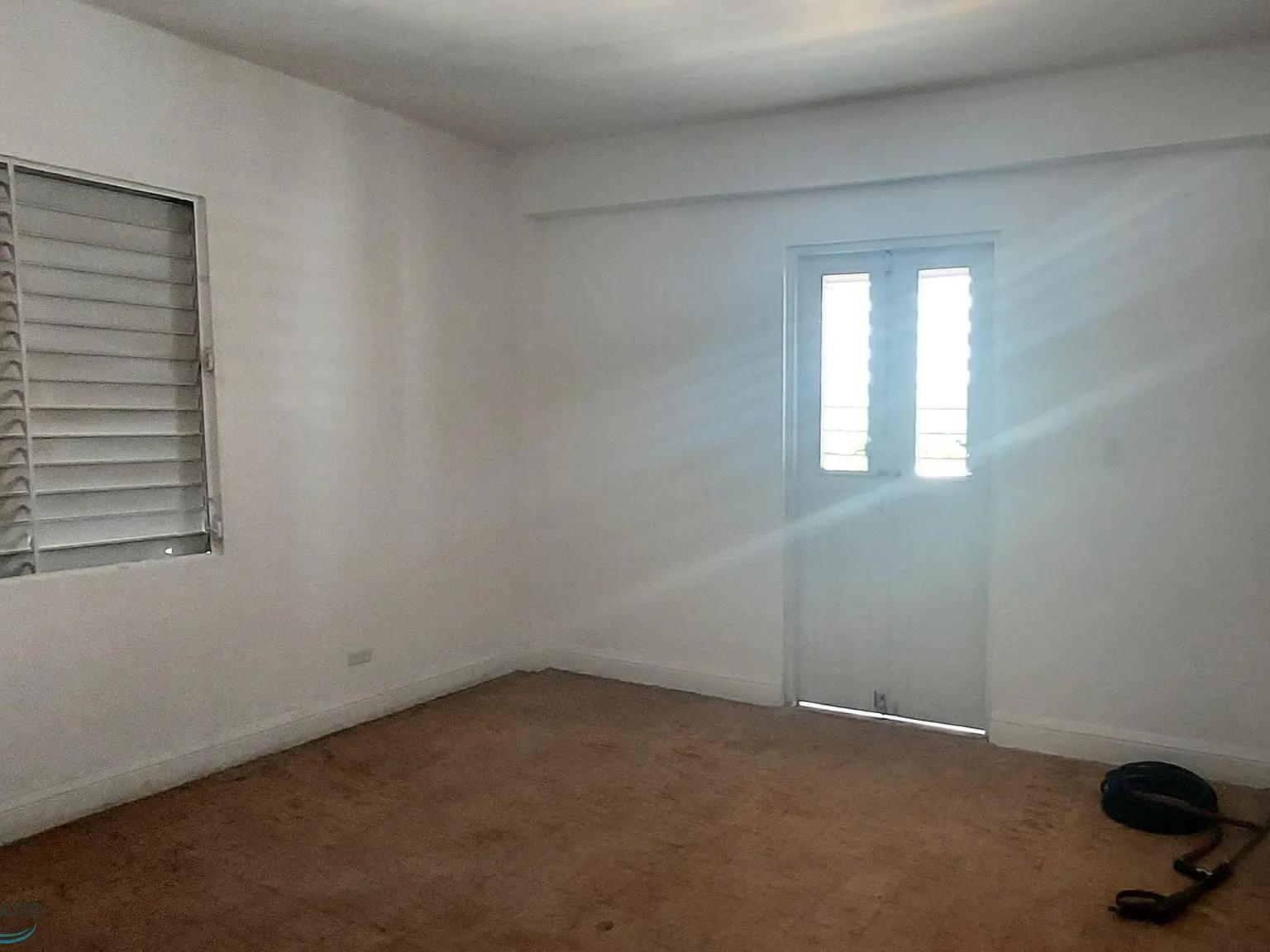2 bed, 1.0 bath, $850 — Photo 2