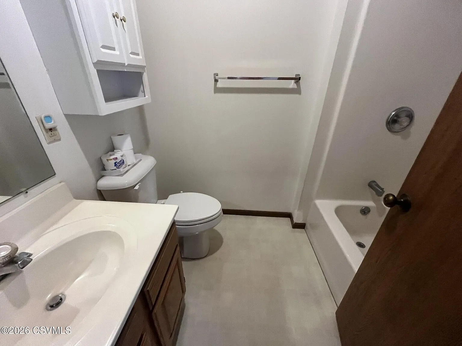 2 bed, 1017 sqft, $1,800 — Photo 4