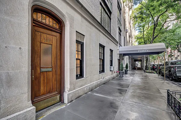 Sold by Compass | media 7