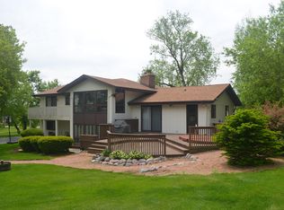 W210N11080 Mountbrooke Dr, Germantown, WI 53022