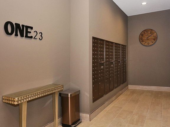 5th image of 123 44th St Unit 708